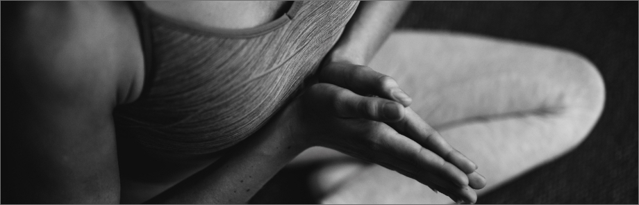 あぐらのポーズ